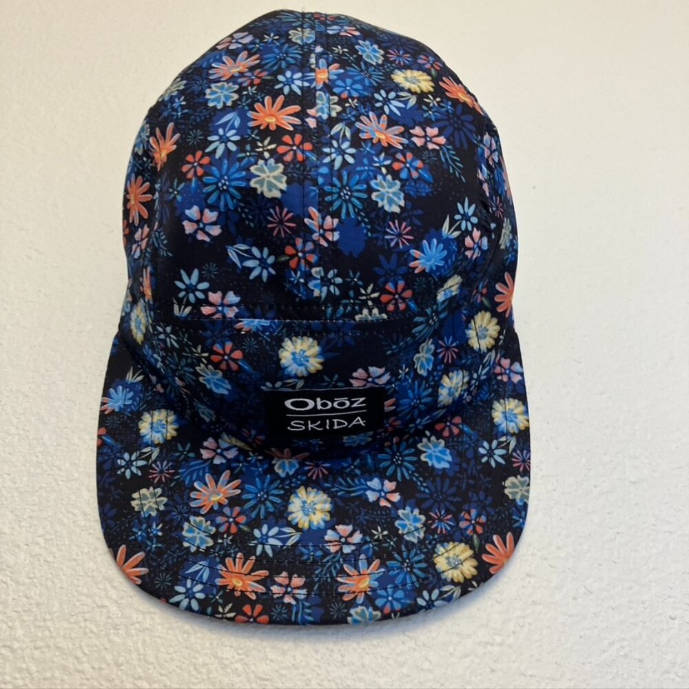 Skida  Brim Hat in VerMontana Night blue floral
